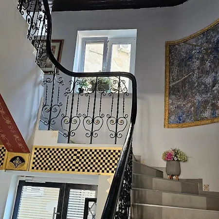 Ella 12 Apartment *